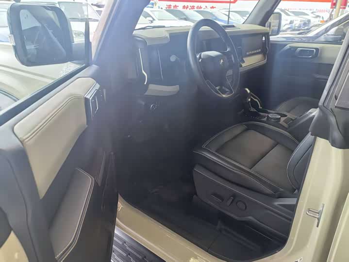 Фото 7 - Ford Bronco