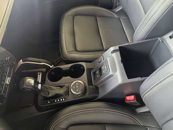 Фото 9 - Ford Bronco