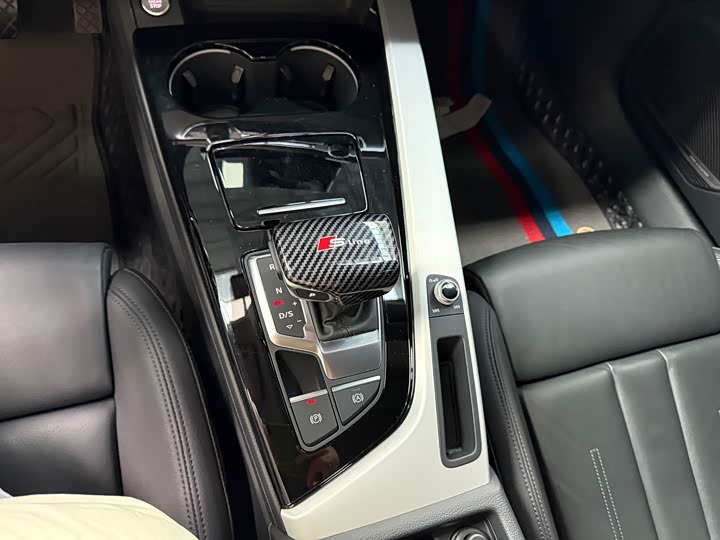 Фото 5 - Audi A5