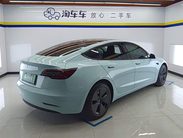 Фото 3 - Tesla Model 3