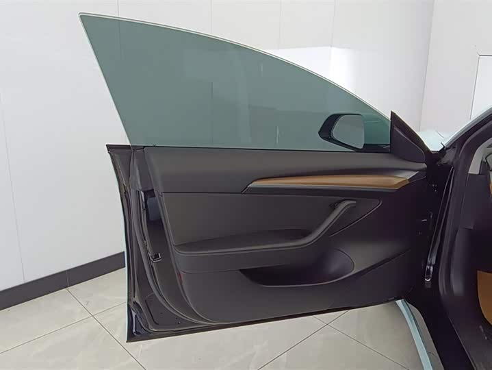 Фото 7 - Tesla Model 3