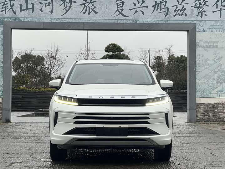 Фото 2 - Exeed LX