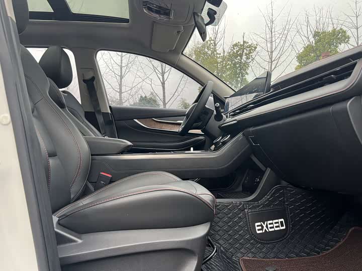 Фото 9 - Exeed LX