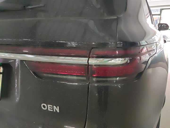 Фото 8 - LiXiang One