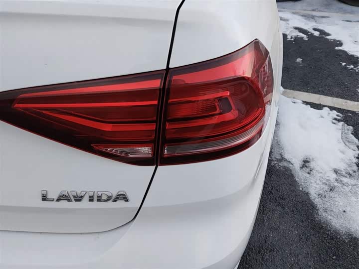 Фото 8 - Volkswagen Lavida