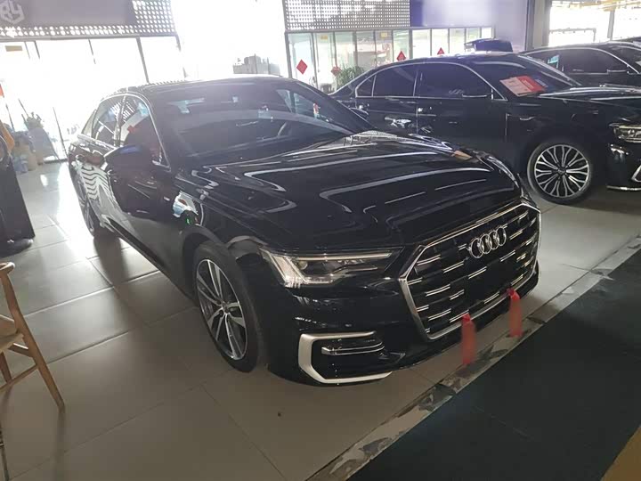 Фото 4 - Audi A6L