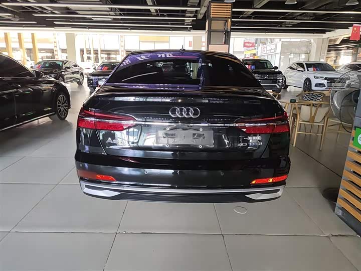 Фото 6 - Audi A6L