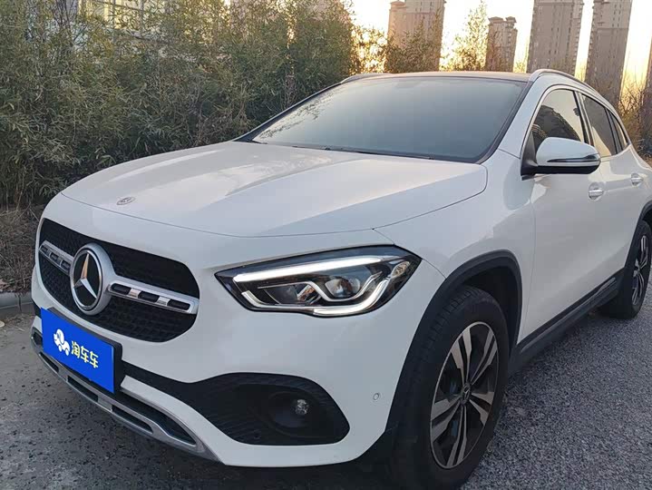 Фото 1 - Mercedes-Benz GLA-Class
