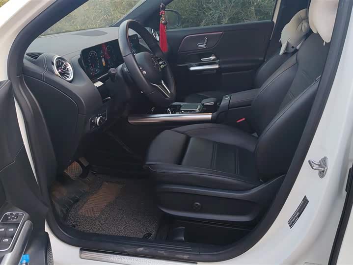 Фото 8 - Mercedes-Benz GLA-Class