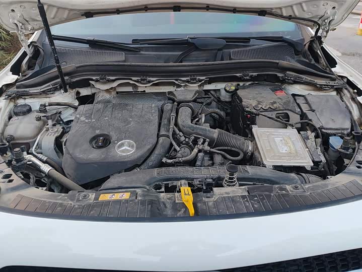 Фото 9 - Mercedes-Benz GLA-Class