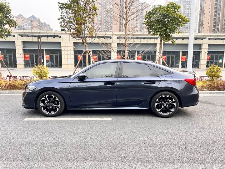 Фото 4 - Honda Civic