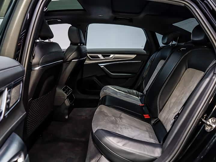 Фото 9 - Audi A6L