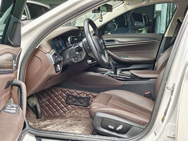 Фото 4 - BMW 5 Series Hybrid