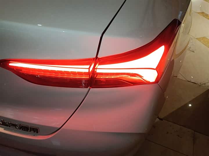 Фото 8 - Buick Verano