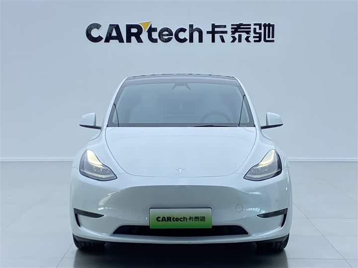 Фото 3 - Tesla Model Y