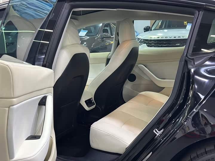 Фото 5 - Tesla Model 3