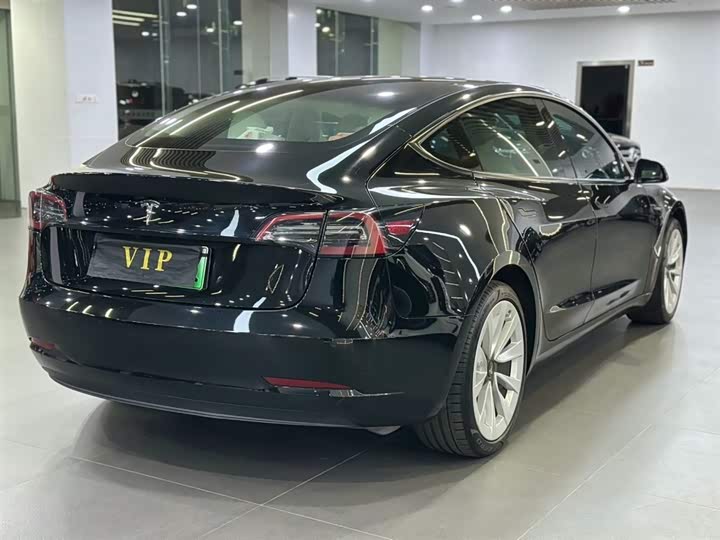 Фото 7 - Tesla Model 3
