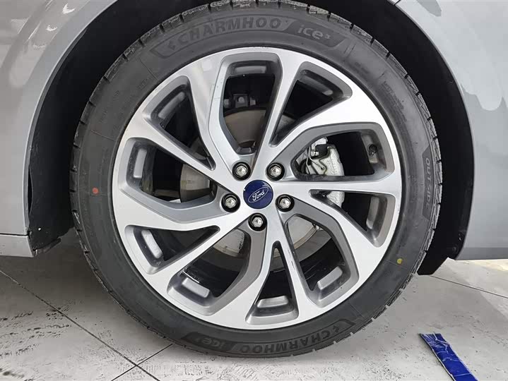 Фото 6 - Ford Mondeo