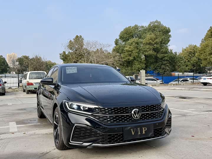 Фото 4 - Volkswagen Passat