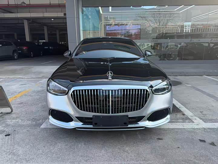 Фото 2 - Mercedes-Benz Maybach S-Class