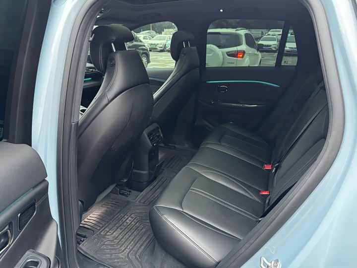 Фото 7 - Nio ES6