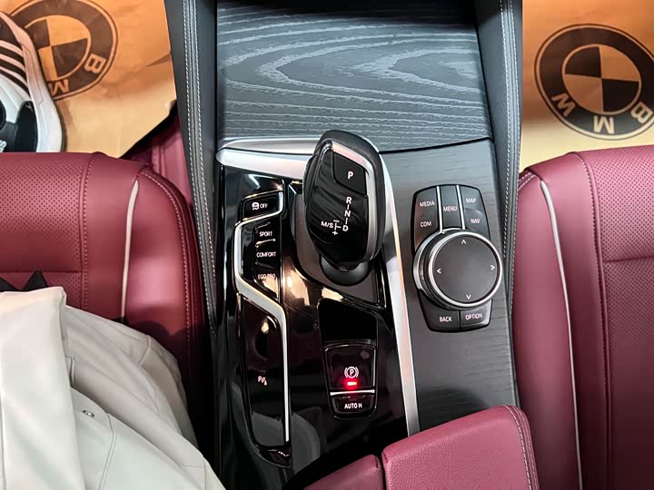 Фото 9 - BMW 5 Series