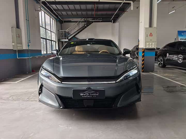 Фото 2 - BYD Han L