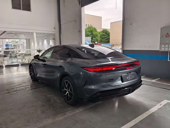 Фото 3 - BYD Han L