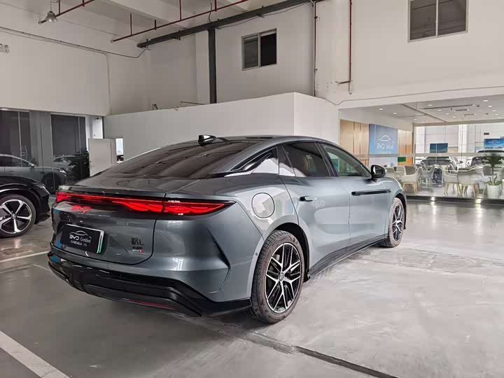 Фото 5 - BYD Han L