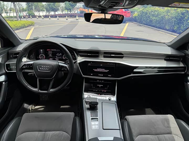 Фото 5 - Audi A6L