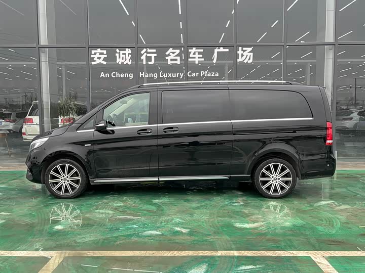 Фото 4 - Mercedes-Benz V-Class