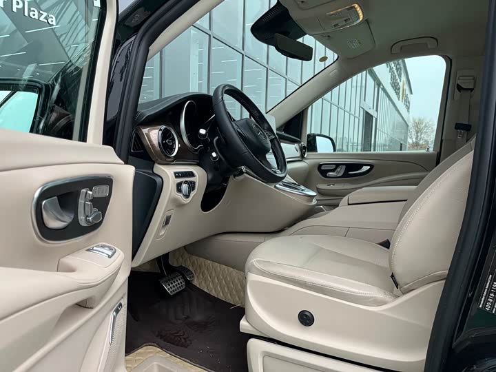 Фото 5 - Mercedes-Benz V-Class