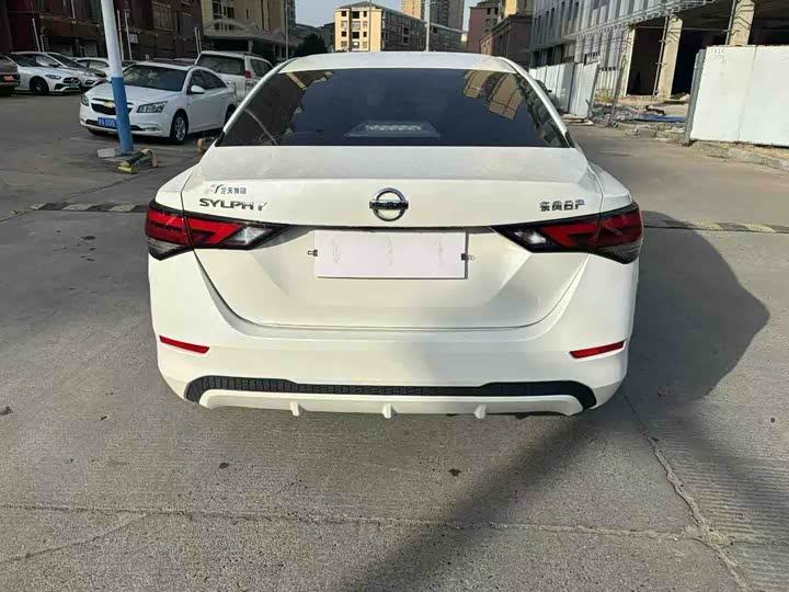 Фото 9 - Nissan Sylphy