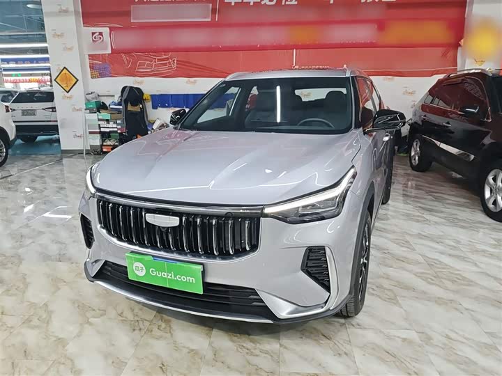 Фото 2 - Geely Atlas