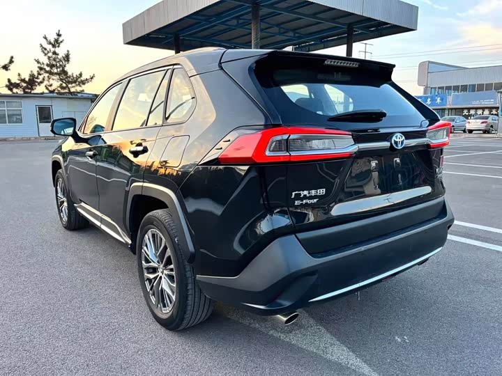 Фото 4 - Toyota Wildlander