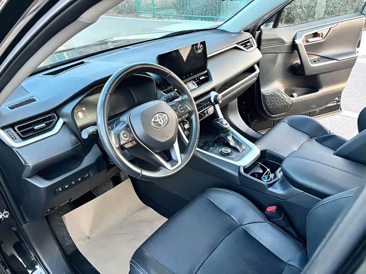 Фото 7 - Toyota Wildlander