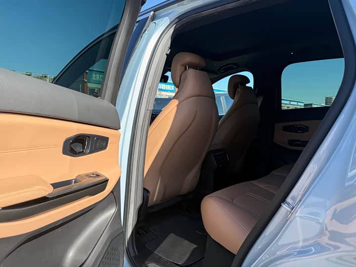 Фото 6 - Nio ES6