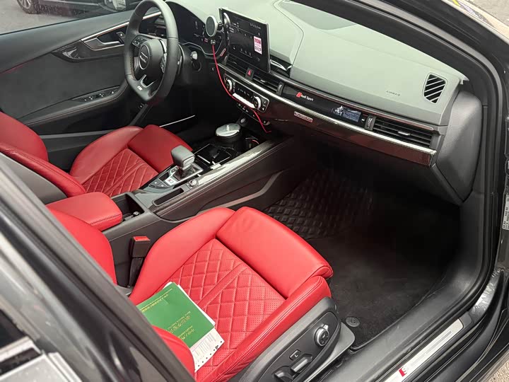 Фото 4 - Audi S4