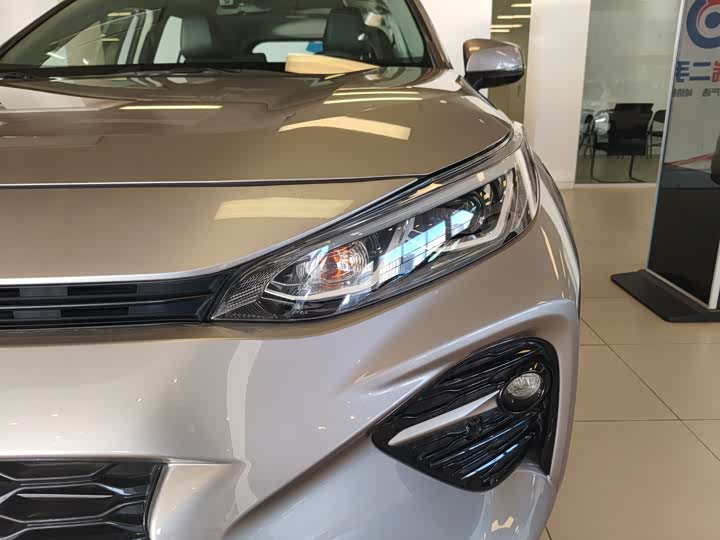 Фото 6 - Toyota Wildlander