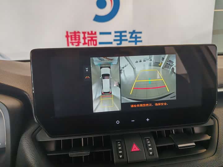 Фото 9 - Toyota Wildlander