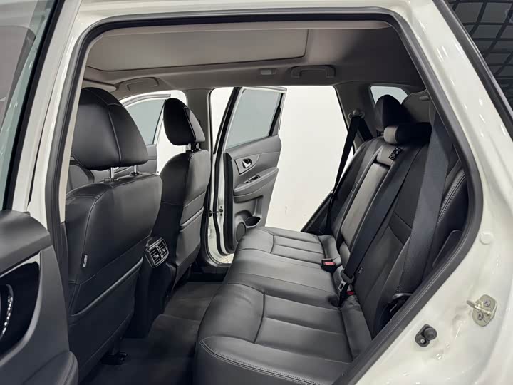 Фото 6 - Nissan X-Trail