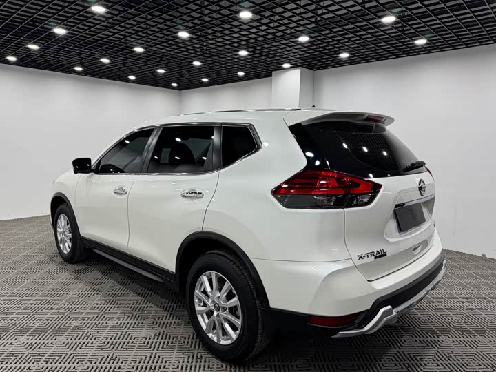 Фото 9 - Nissan X-Trail