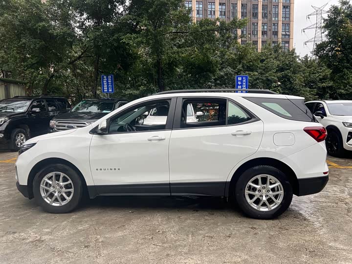 Фото 6 - Chevrolet Equinox