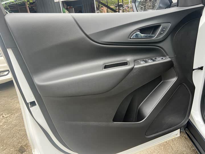 Фото 7 - Chevrolet Equinox