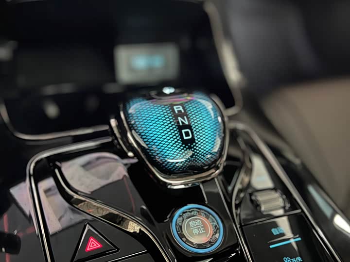 Фото 9 - BYD Han