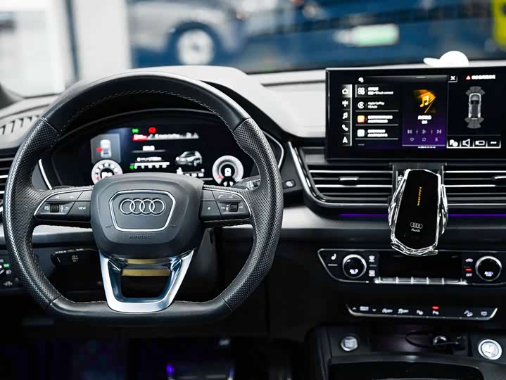 Фото 6 - Audi Q5L