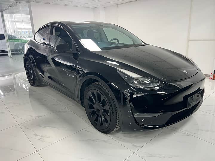 Фото 3 - Tesla Model Y