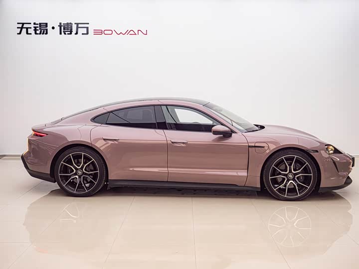 Фото 3 - Porsche Taycan