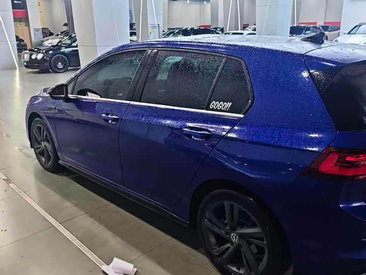 Фото 3 - Volkswagen Golf