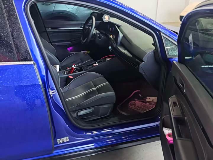 Фото 4 - Volkswagen Golf